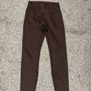 Vuori Chocolate Ribbed Leggings